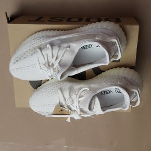 Adidas Tennis Shoes Yezzy 350 YZY V2 Boost.